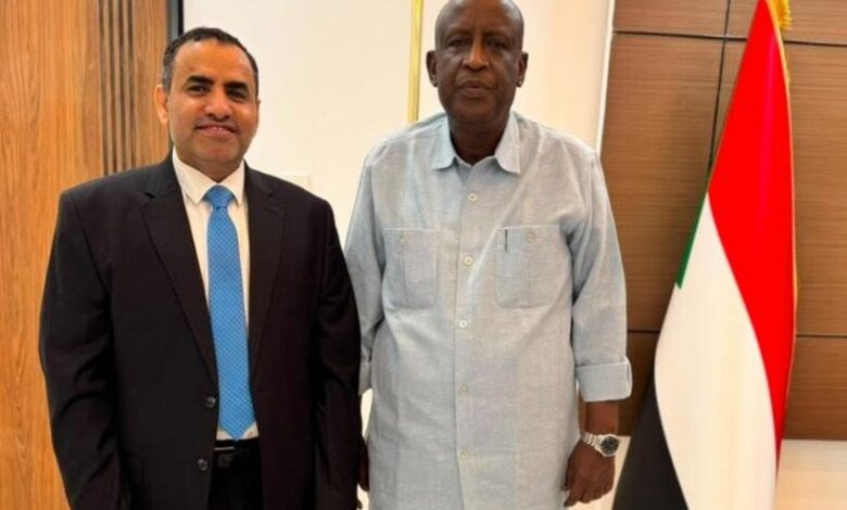اليمن والسودان يؤكدان تعزيز التنسيق الثنائي وموقفهما الرافض للتدخلات الإيرانية