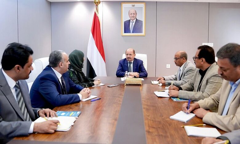 الحكومة اليمنية تبحث خطوات استئناف تصدير النفط لتعزيز موارد الدولة وإنعاش الاقتصاد 1 الحكومة اليمنية تبحث خطوات استئناف تصدير النفط لتعزيز موارد الدولة وإنعاش الاقتصاد