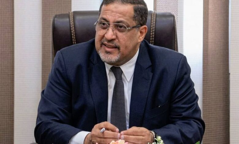 وزير العدل يندد بقصف الحوثيين للمجمع القضائي في تعز ويطالب بمحاسبة الجناة 1 وزير العدل يندد بقصف الحوثيين للمجمع القضائي في تعز ويطالب بمحاسبة الجناة