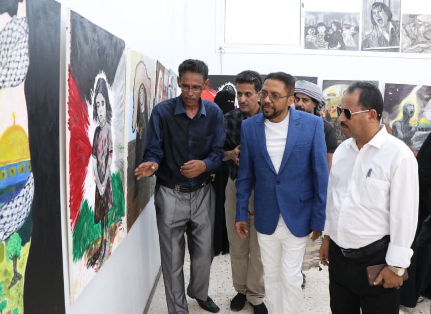 افتتاح معرض تشكيلي في عدن يوثق معاناة غزة بأكثر من 80 عملاً فنياً