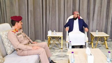 المحرّمي يتلقى إحاطة عسكرية من وزير الدفاع ويؤكد: الحزم هو السبيل لردع مليشيا الحوثي 5 المحرّمي يتلقى إحاطة عسكرية من وزير الدفاع ويؤكد: الحزم هو السبيل لردع مليشيا الحوثي