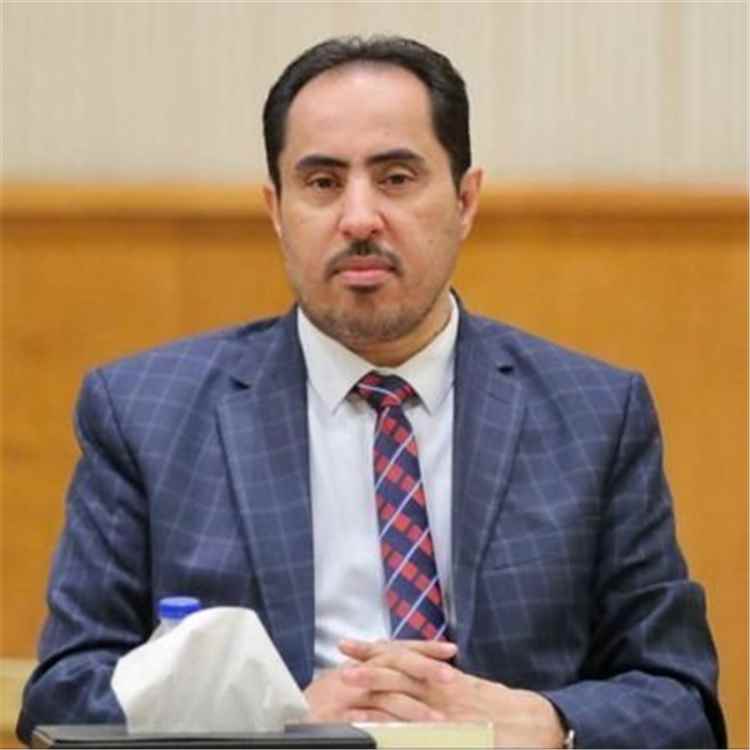 وزير الشباب: تشغيل مطار صنعاء يجب أن يتم عبر مؤسسات الدولة