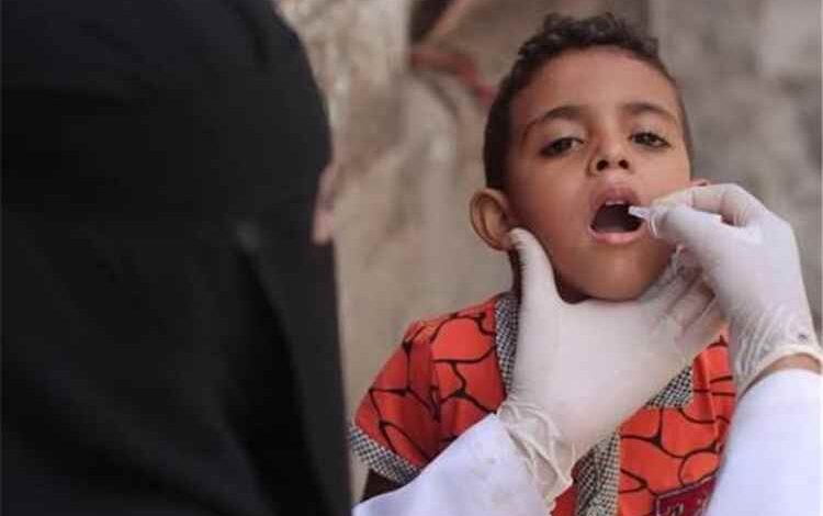 تحذيرات طبية من كارثة صحية في مناطق سيطرة الحوثي بسبب وقف اللقاحات