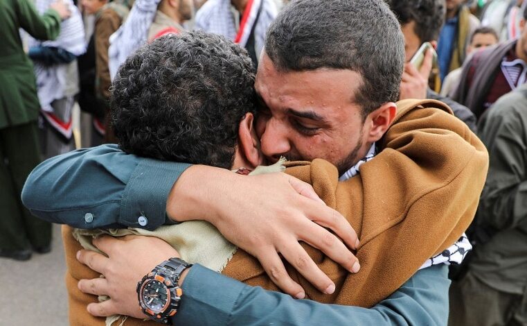 أمهات المختطفين والهيئة الوطنية تحملان مليشيا الحوثي مسؤولية تعطيل صفقة تبادل الأسرى