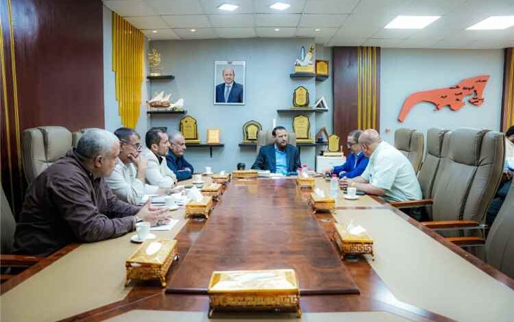 عبدالرحمن شيخ يبحث مع إدارة اليمنية تعزيز كفاءة الناقل الوطني وتجاوز التحديات