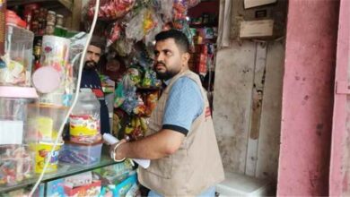 إغلاق 7 محلات مخالفة في المنصورة بعدن وتشديد الرقابة على الأسواق وضبط الأسعار