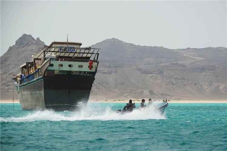 مليشيا الحوثي توظف التصعيد في البحر الأحمر لتعزيز التعبئة الداخلية