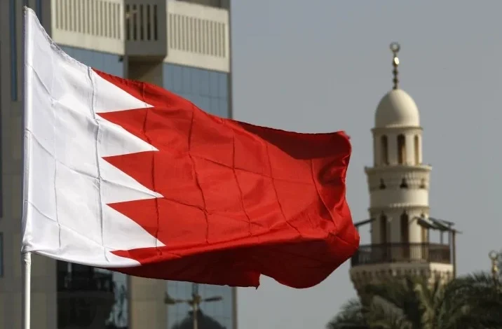 البحرين تطلق صافرات الإنذار وتحث السكان على الاحتماء مع تصاعد التهديدات 1 البحرين تطلق صافرات الإنذار وتحث السكان على الاحتماء مع تصاعد التهديدات