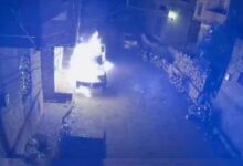 مسلح مجهول يحرق سيارة محامٍ في تعز وسط مطالبات بضبط الجاني