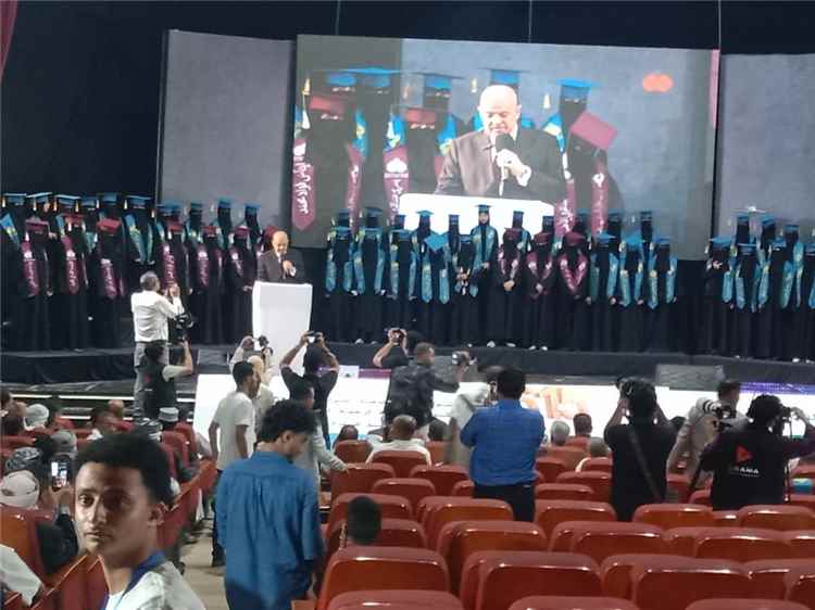 تعز تحتفي بحفظة القرآن.. شمسان يؤكد مواصلة دعم برامج التأهيل وبناء القدرات