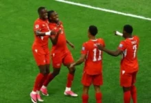 سويسرا تعبر الجزائر بثنائية وتحجز مقعدها في ثمن نهائي مونديال 2026