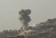 إصابة قيادي حوثي إثر غارات استهدفت مواقع عسكرية بالجوف