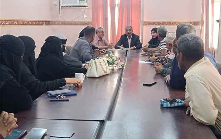 مدير المعلا يبحث احتياجات القطاع التربوي ويؤكد دعم تطوير التعليم 1 مدير المعلا يبحث احتياجات القطاع التربوي ويؤكد دعم تطوير التعليم