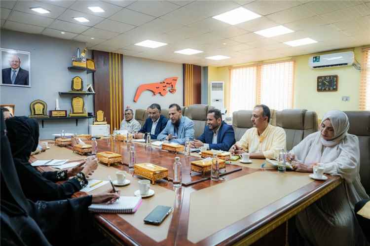 الشيخ والزوبة يبحثان تعزيز الأولويات التنموية في عدن