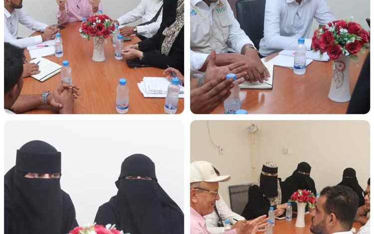 وفد من وزارة الصحة يناقش في الشحر تطوير الخدمات الصحية وتعزيز برامج التحصين