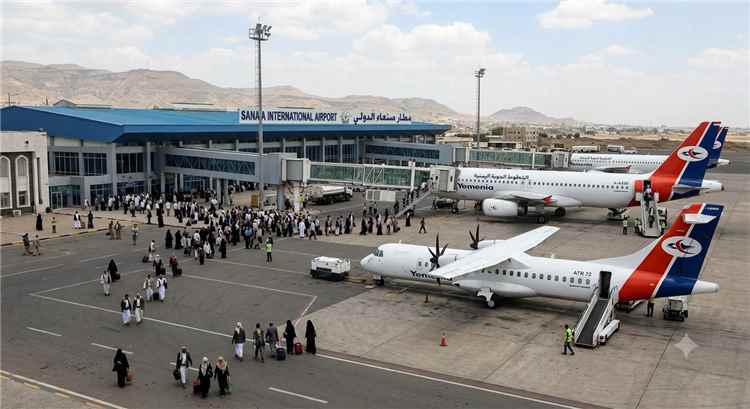 غارات تستهدف محيط مطار صنعاء وتحذير عاجل بإخلائه وسط تصاعد التطورات العسكرية 1 غارات تستهدف محيط مطار صنعاء وتحذير عاجل بإخلائه وسط تصاعد التطورات العسكرية