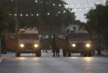 الاحتلال يشن حملة اقتحامات واسعة في نابلس ويعتقل 24 فلسطينياً