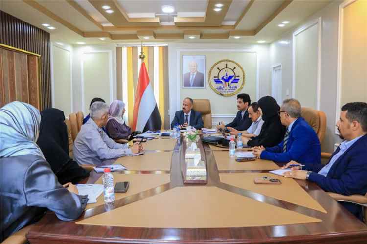 وزير النقل يبحث مع جهاز الإحصاء تطوير قاعدة بيانات القطاع ودعم الحسابات القومية