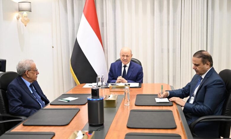 العليمي يوجه البعثات الدبلوماسية إلى تفكيك السردية الحوثية في المحافل الدولية 1 العليمي يوجه البعثات الدبلوماسية إلى تفكيك السردية الحوثية في المحافل الدولية