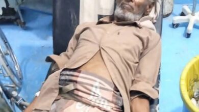 إصابة مُسن بقصف طائرة مسيّرة حوثية استهدف منزله في حيس