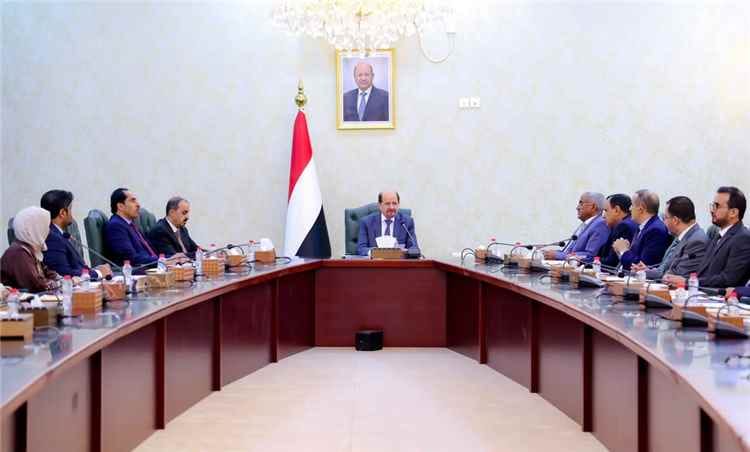 مجلس الوزراء يناقش تداعيات الانتهاكات الإيرانية ويؤكد التمسك بسيادة اليمن 1 مجلس الوزراء يناقش تداعيات الانتهاكات الإيرانية ويؤكد التمسك بسيادة اليمن