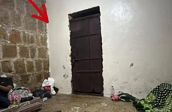 مهندس يكشف انتهاكات مروعة داخل سجن تابع لمليشيا الحوثي في صنعاء 1 مهندس يكشف انتهاكات مروعة داخل سجن تابع لمليشيا الحوثي في صنعاء