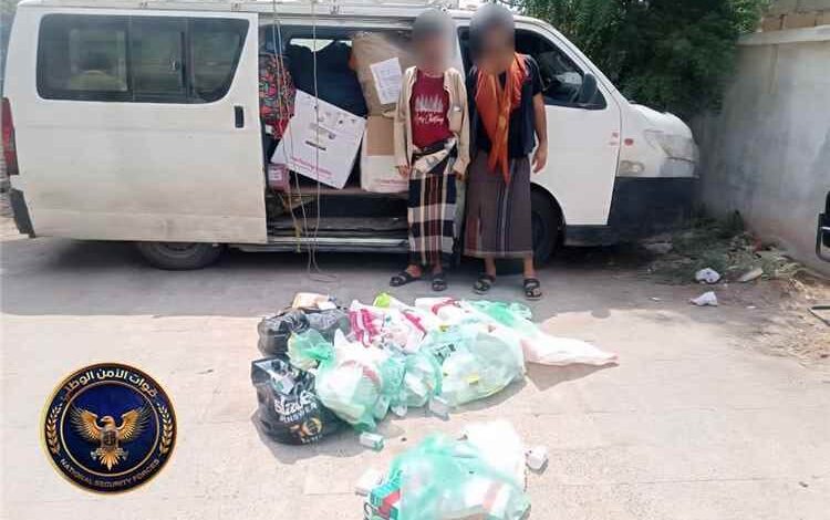 أمن عدن يحبط عملية تهريب أدوية منتهية الصلاحية داخل حافلة نقل