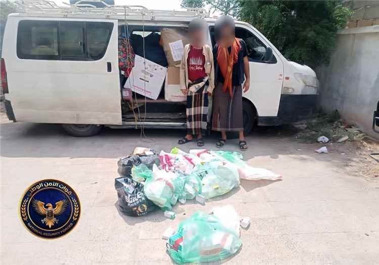 أمن عدن يحبط عملية تهريب أدوية منتهية الصلاحية داخل حافلة نقل