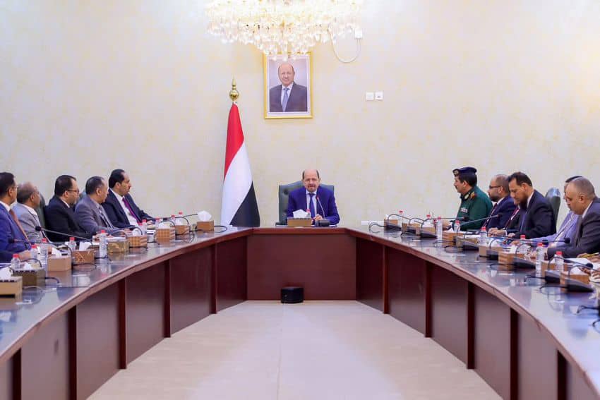 رئيس الوزراء يوجه بتحديث خطط الاستجابة لضمان استقرار الأسواق وتأمين السلع