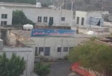 فضيحة طبية في إب.. مليشيا الحوثي تمكّن منتحل صفة طبيب من علاج المرضى