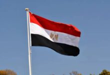 مصر تسيطر على حريق سفينتي غاز في ميناء دمياط وسط اشتباه باستهداف بطائرات مسيرة