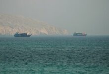 واشنطن تطالب طهران بإعلان فتح مضيق هرمز ووقف استهداف السفن