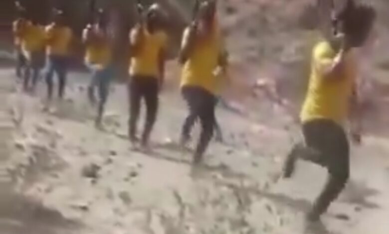كشف مخطط حوثي لتجنيد المهاجرين الأفارقة كـ"وقود بشري" في معسكرات صعدة