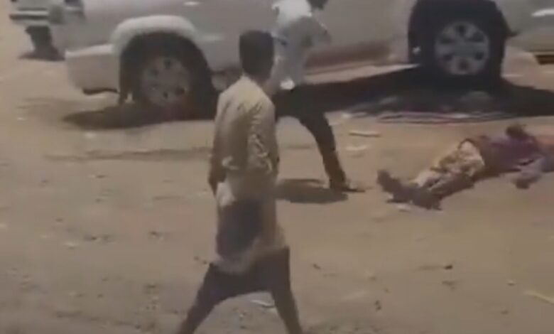 مقتل بائع آيسكريم برصاص عنصر حوثي في إب والجاني يلوذ بالفرار 1 مقتل بائع آيسكريم برصاص عنصر حوثي في إب والجاني يلوذ بالفرار