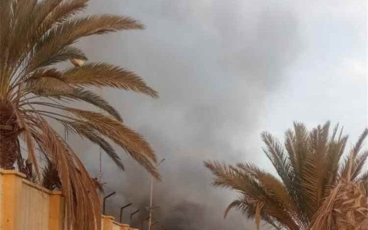 حريق يلتهم أجزاء من مصنع سنو كريم في المنصورة بعدن 1 حريق يلتهم أجزاء من مصنع سنو كريم في المنصورة بعدن