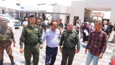 العامري يتفقد مركز الأحوال المدنية بخور مكسر ويشدد على تسريع إنجاز معاملات المواطنين