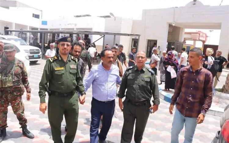 العامري يتفقد مركز الأحوال المدنية بخور مكسر ويشدد على تسريع إنجاز معاملات المواطنين 1 العامري يتفقد مركز الأحوال المدنية بخور مكسر ويشدد على تسريع إنجاز معاملات المواطنين
