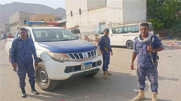 حضرموت.. ضبط مواد غذائية منتهية الصلاحية في سوق خريف حجر 1 حضرموت.. ضبط مواد غذائية منتهية الصلاحية في سوق خريف حجر