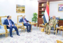 طارق صالح يبحث إعادة افتتاح فرع البنك اليمني للإنشاء والتعمير في المخا