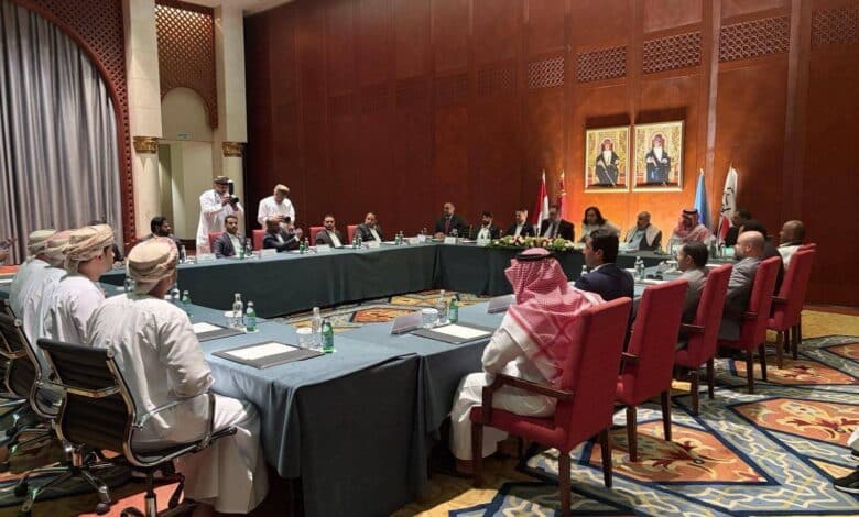 الحكومة تتهم الحوثي بإجهاض صفقة تبادل المختطفين والأسرى رغم استكمال الإجراءات