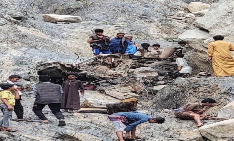 وفاة ثلاثة مواطنين بحادث مروري في المحويت 1 وفاة ثلاثة مواطنين بحادث مروري في المحويت