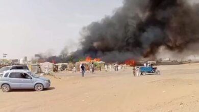 حريق يلتهم مساكن 23 أسرة نازحة في مأرب ويصيب أربعة أشخاص 9 حريق يلتهم مساكن 23 أسرة نازحة في مأرب ويصيب أربعة أشخاص