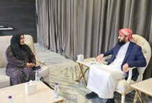 المحرّمي يبحث مع وزيرة شؤون المرأة تعزيز مشاركة النساء في التنمية وبناء السلام