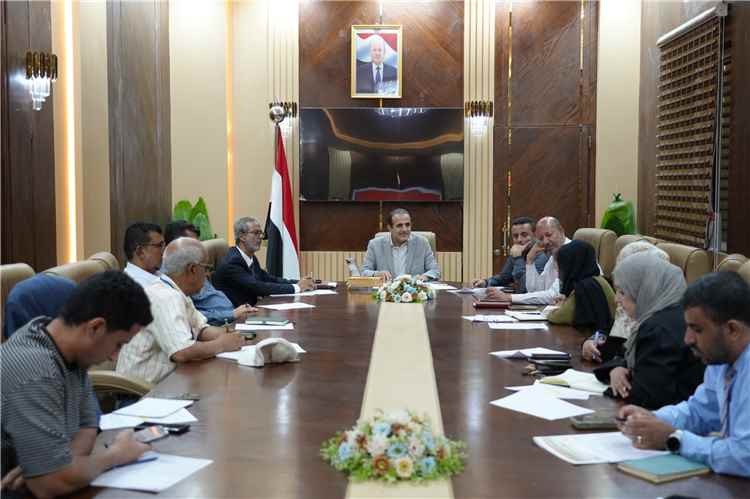وزير الصحة يبحث مع البنك الدولي مشروعاً لتعزيز القدرات المؤسسية وتطوير أداء الوزارة