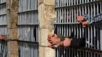 مليشيا الحوثي تطلق متهمين بالقتل وتجنّدهم لتنفيذ اغتيالات ضد قيادات الشرعية