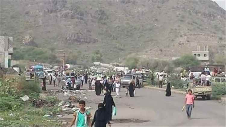 جرعة حوثية جديدة ترفع أسعار الطلاء وتثقل كاهل المواطنين 1 جرعة حوثية جديدة ترفع أسعار الطلاء وتثقل كاهل المواطنين