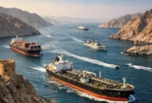 انفجاران قرب ناقلة نفط في مضيق هرمز.. وهيئة الملاحة البريطانية ترفع التحذير للسفن