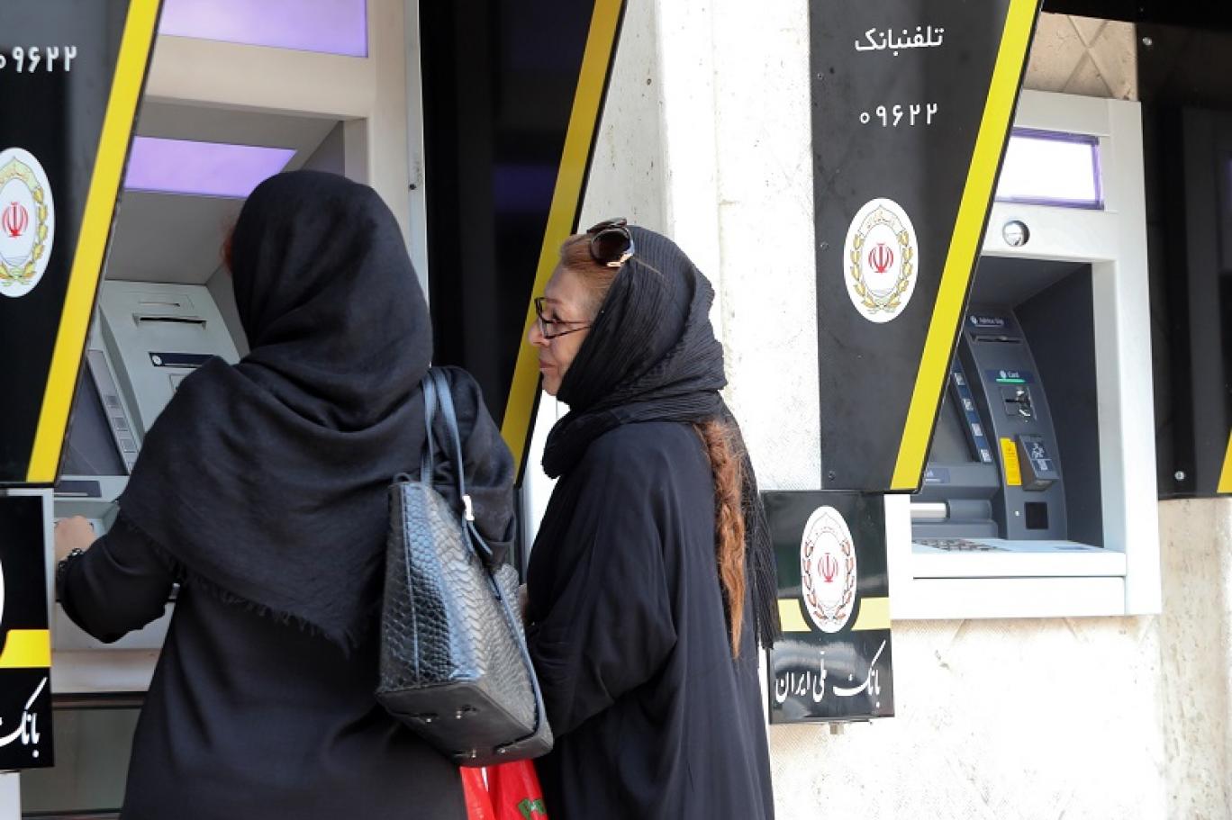 عقوبات جديدة.. واشنطن توجه ضربة قاضية ل"الاقتصاد الإيراني" 1 واشنطن تسحق الاقتصاد الإيراني بعقوبات طالت 18 مصرفا