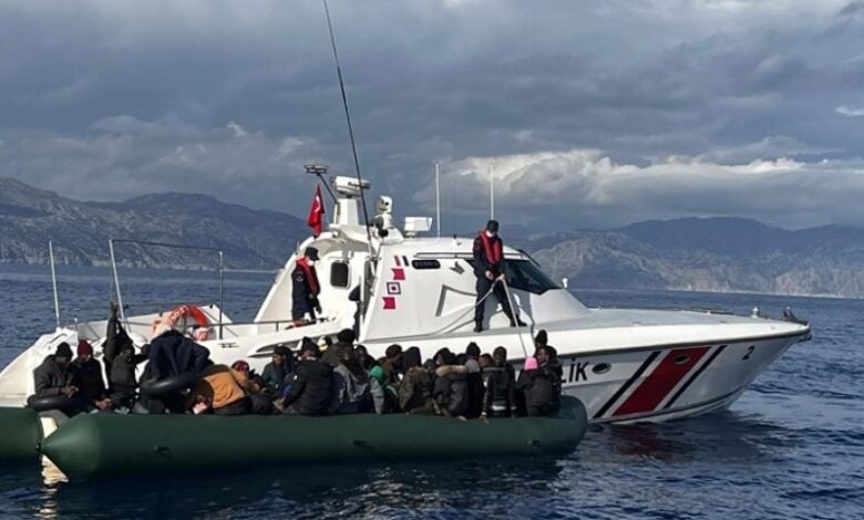 خفر السواحل اليوناني ينتشل جثث 8 مهاجرين بعد تصادم قبالة رودس