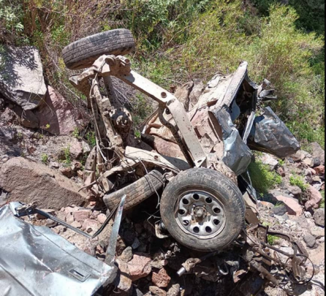 ذمار.. وفاة 7 أشخاص جراء سقوط سيارتهم في منحدر جبلبي
